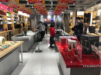助力城市經(jīng)濟(jì)活力復(fù)蘇 全國(guó)多地京東電腦數(shù)碼專(zhuān)賣(mài)店恢復(fù)營(yíng)業(yè)，電子產(chǎn)品銷(xiāo)售回暖